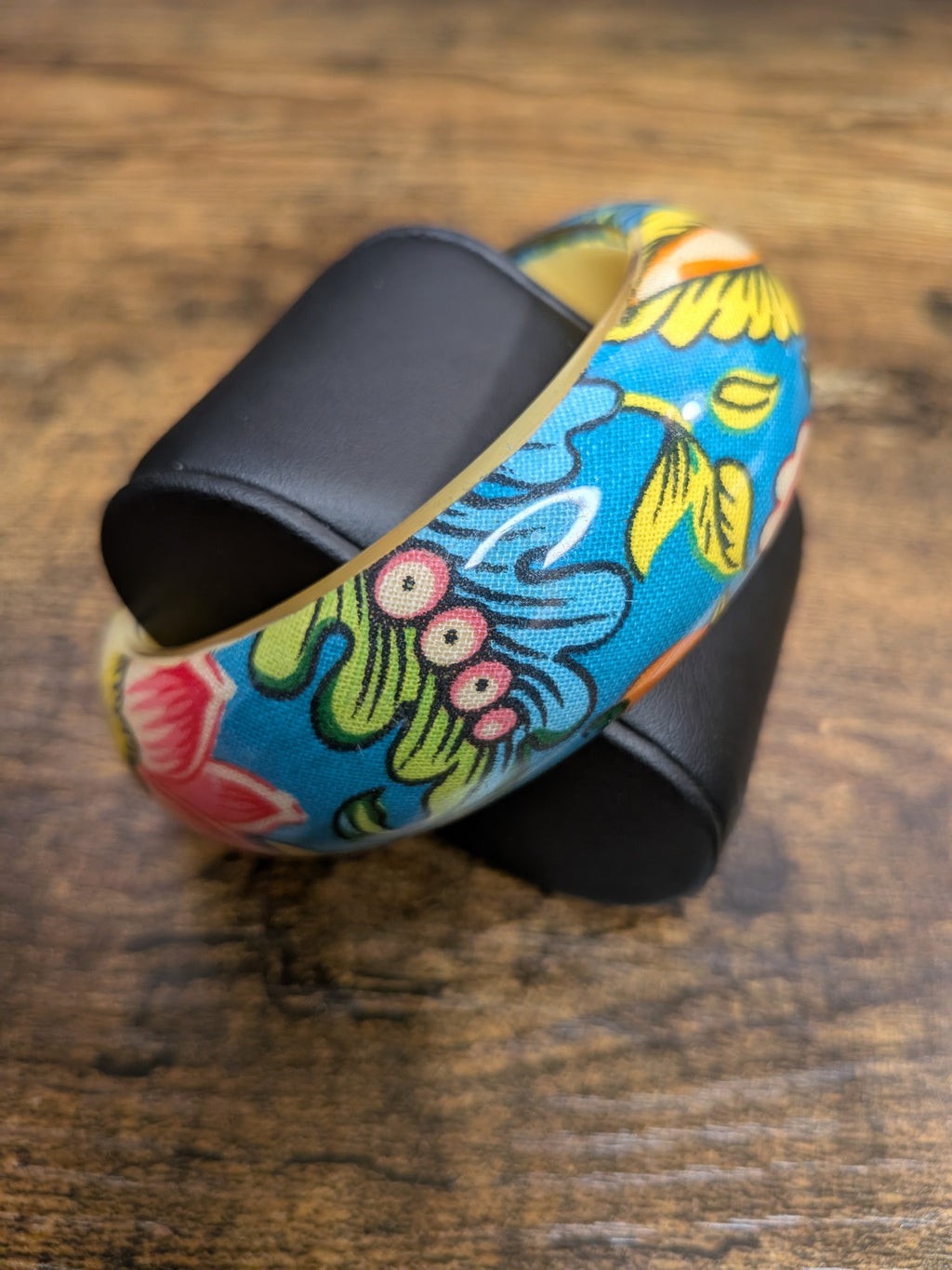 Vintage 1987 Avon Tropical Beauty Lucite Bangle
